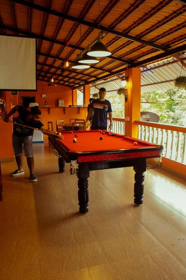 Bonds Hostel Candolim Luaran gambar