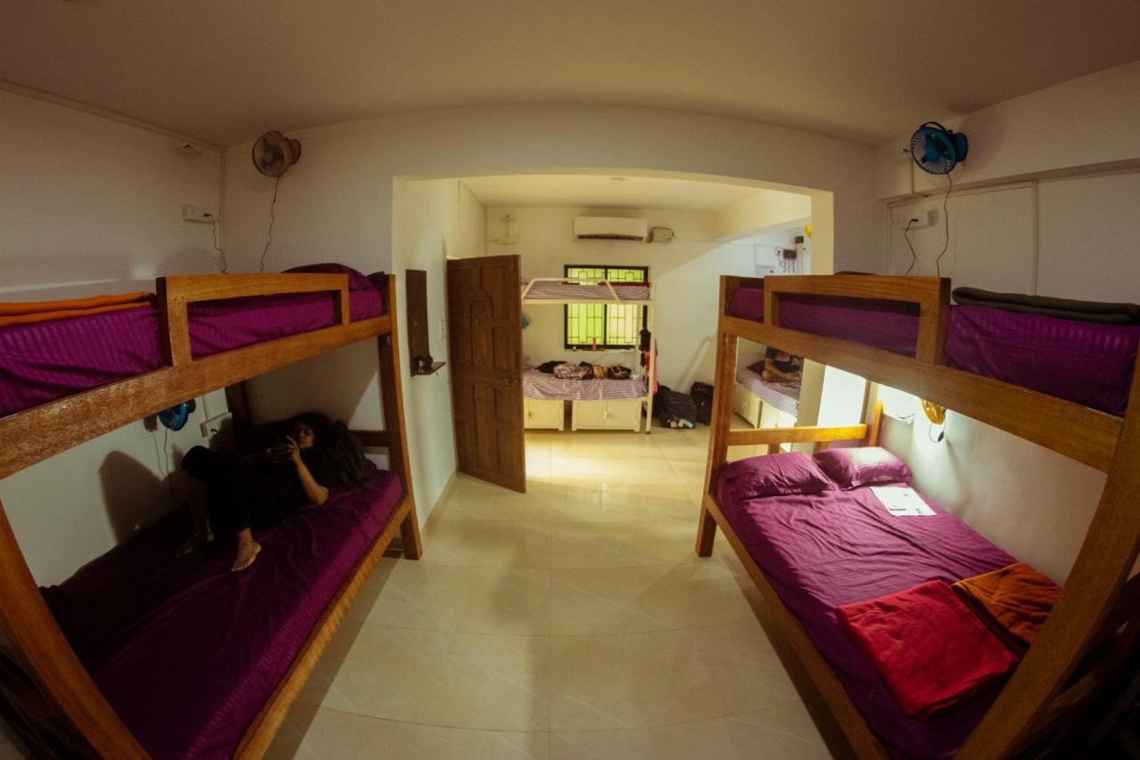 Bonds Hostel Candolim Luaran gambar