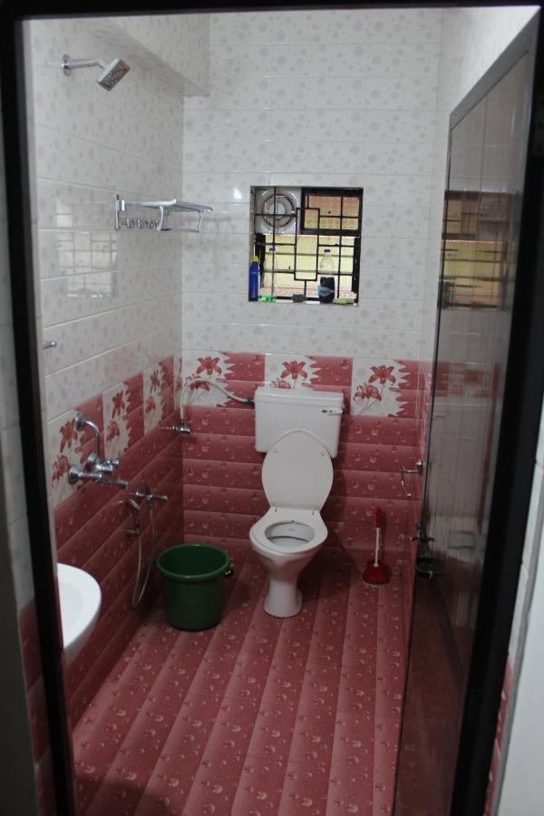 Bonds Hostel Candolim Luaran gambar