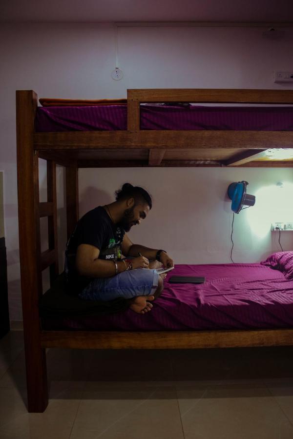 Bonds Hostel Candolim Luaran gambar